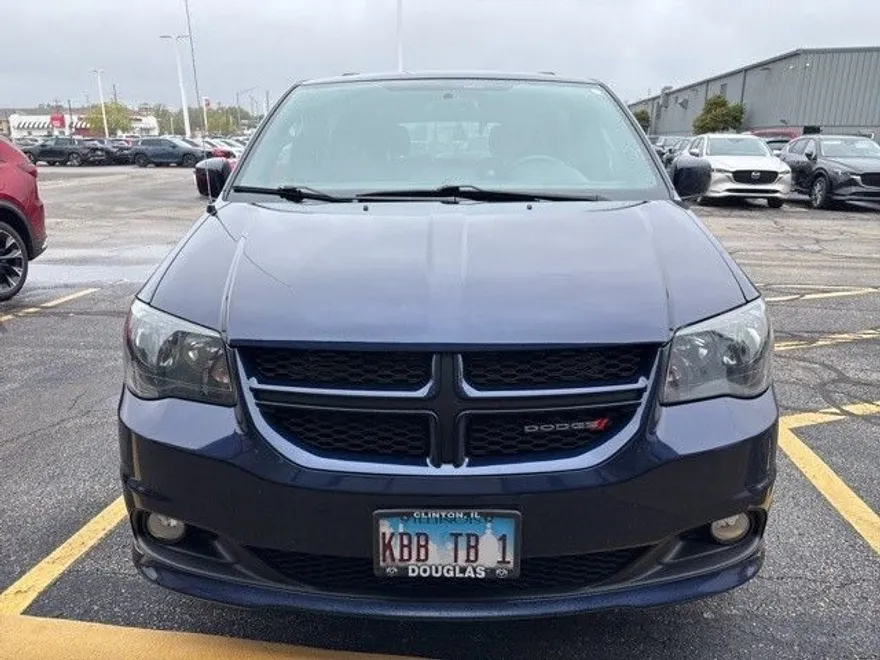 2017 Dodge Grand Caravan GT photo 1