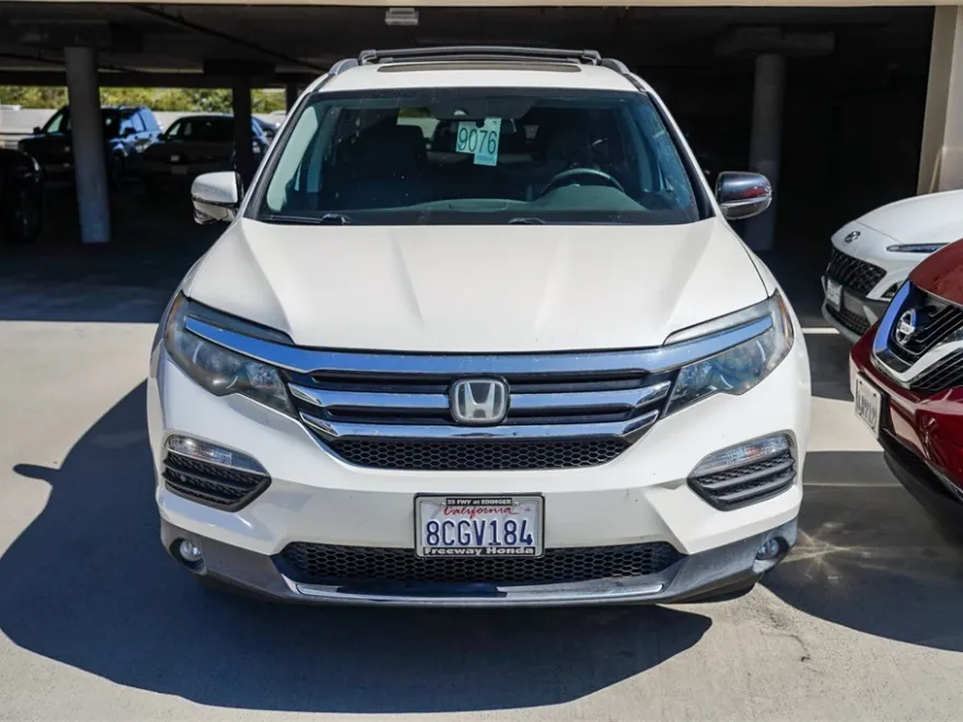 2018 Honda Pilot Touring photo 1