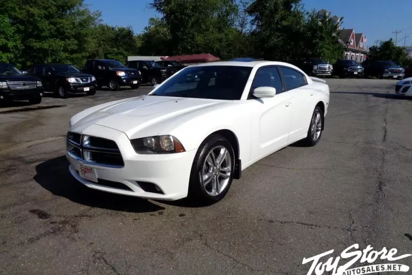 2013 Dodge Charger SXT AWD photo 1
