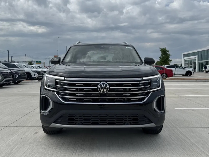 2025 Volkswagen Atlas SEL photo 1