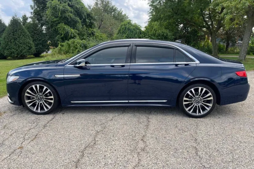 2018 Lincoln Continental Reserve photo 1