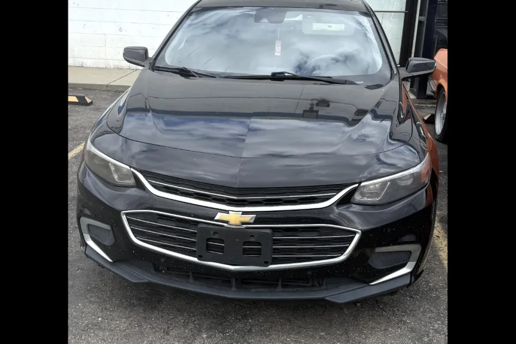 2018 Chevrolet Malibu Hybrid photo 1
