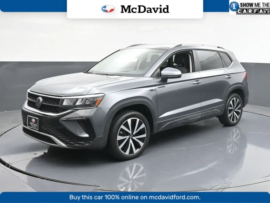 2024 Volkswagen Taos SE photo 1