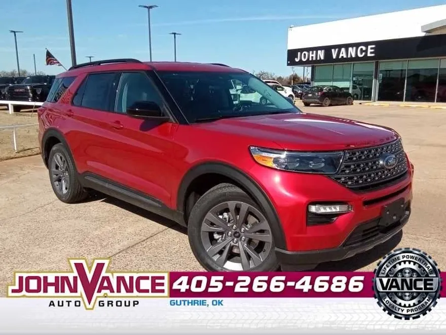2024 Ford Explorer XLT photo 1