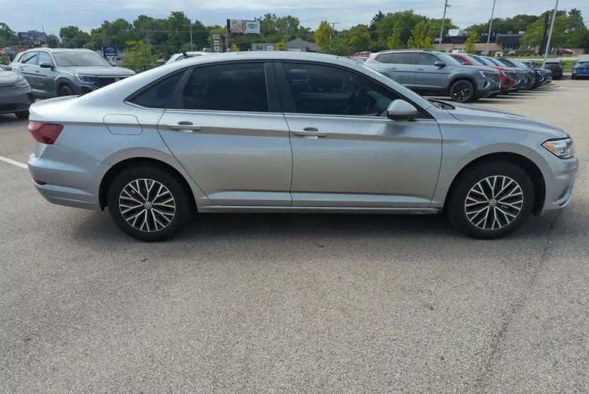 2021 Volkswagen Jetta 1.4T SE photo 1