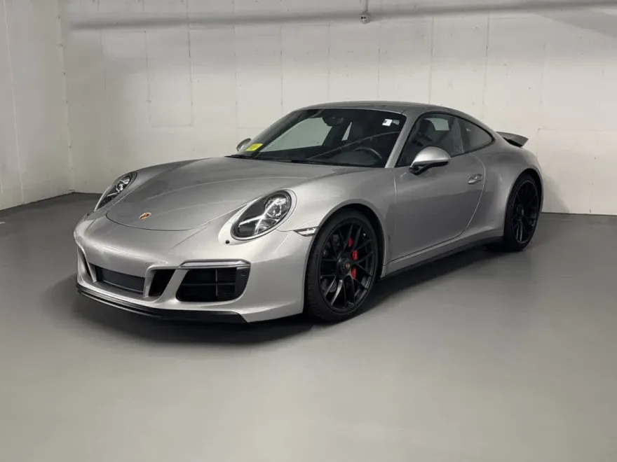 2018 Porsche 911 GTS photo 1