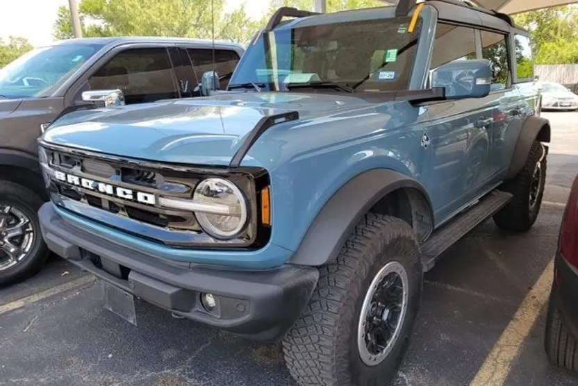 2023 Ford Bronco Outer Banks photo 1
