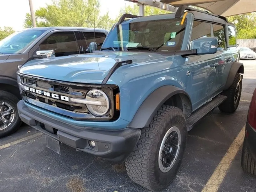 2023 Ford Bronco Outer Banks photo 1