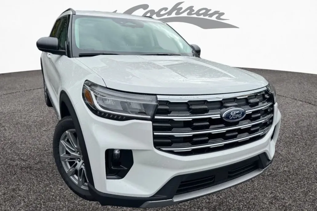 2025 Ford Explorer photo 1