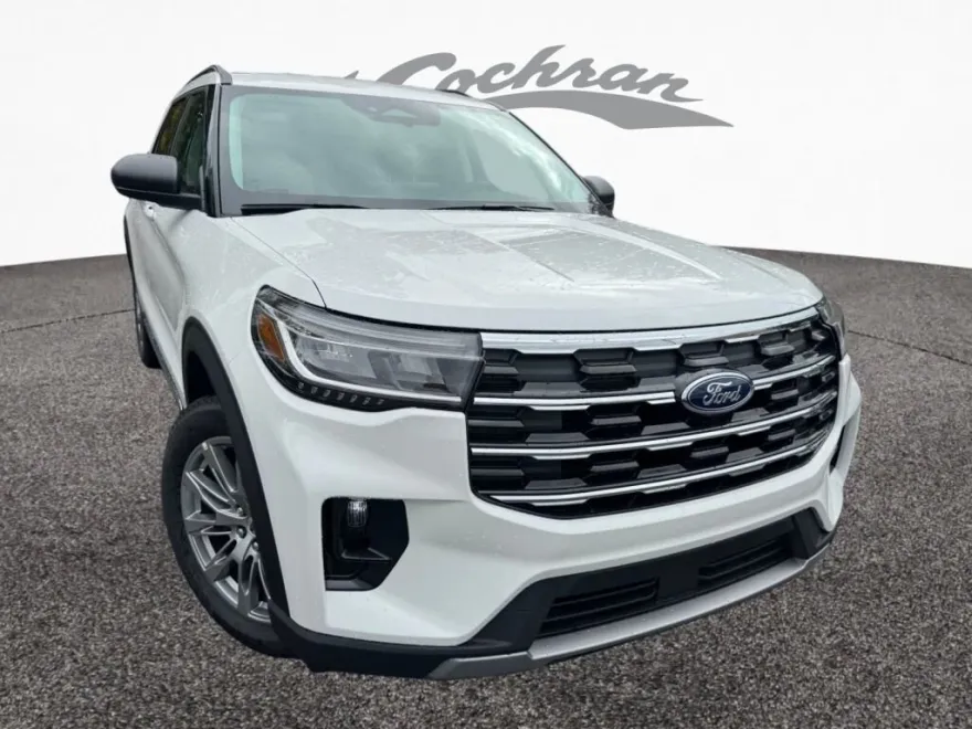 2025 Ford Explorer photo 1