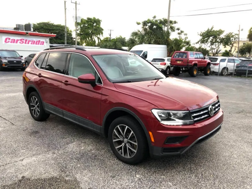 2019 Volkswagen Tiguan SEL R-Line photo 1