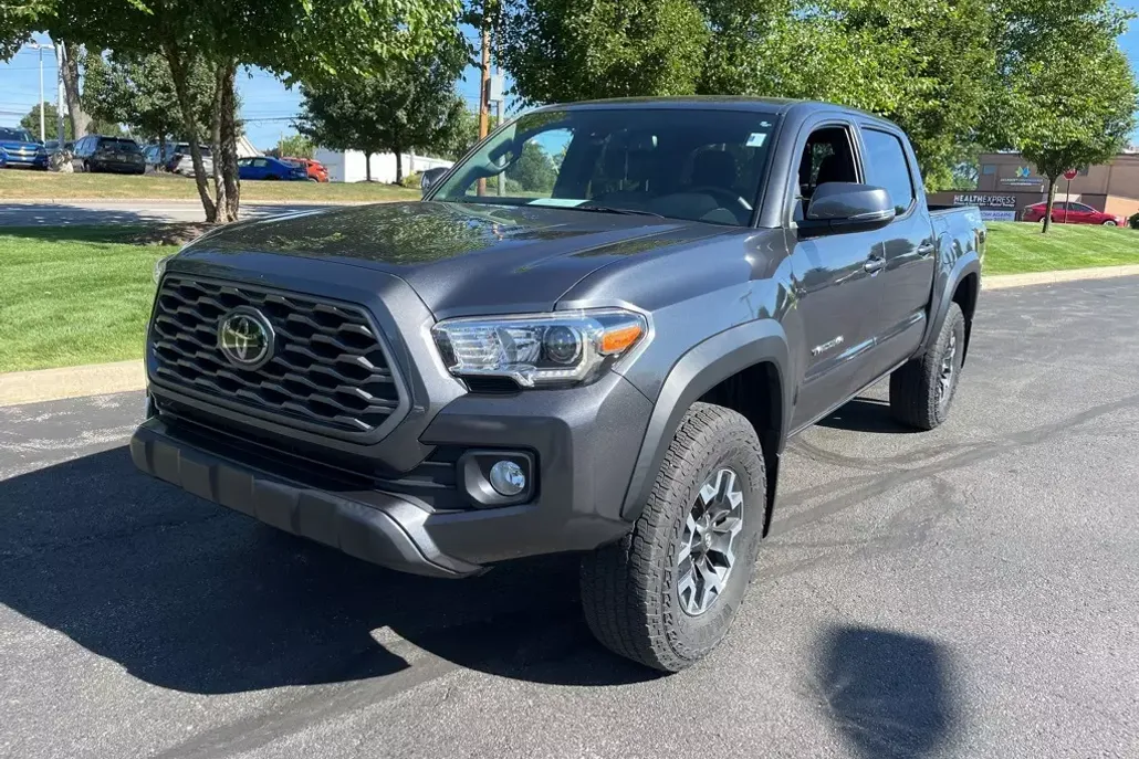 2022 Toyota Tacoma SR5 photo 1