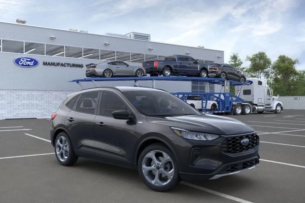 2025 Ford Escape ST-Line photo 1