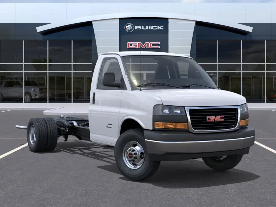 2025 Gmc Savana Cutaway photo 1