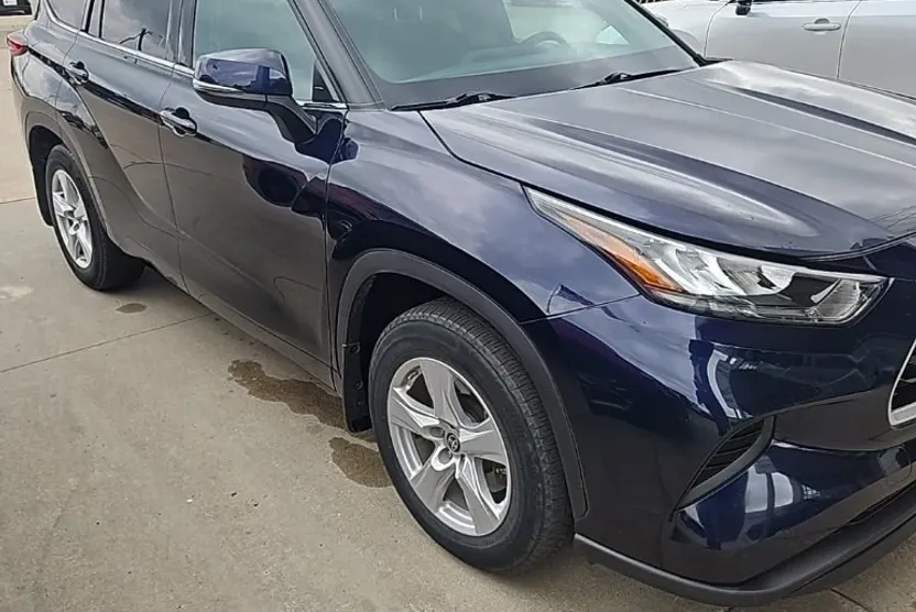 2020 Toyota Highlander L photo 1