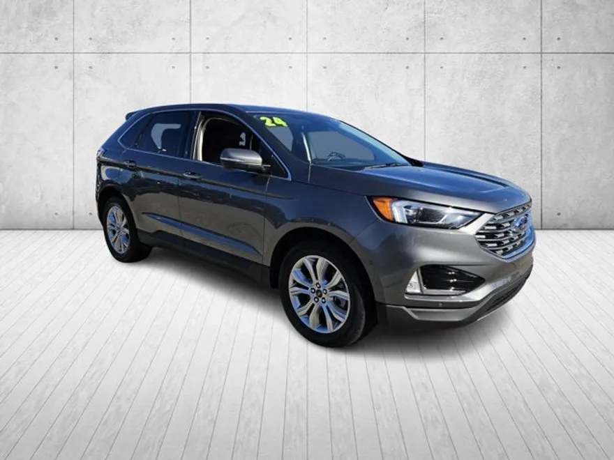 2024 Ford Edge Titanium photo 1