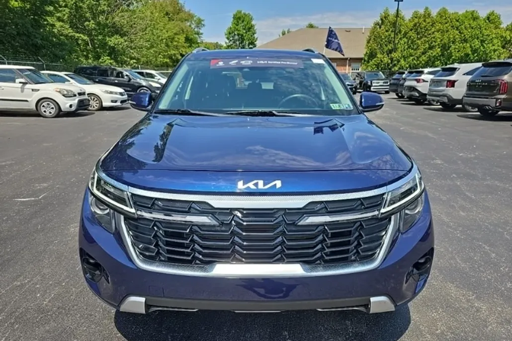 2025 Kia Seltos EX photo 1