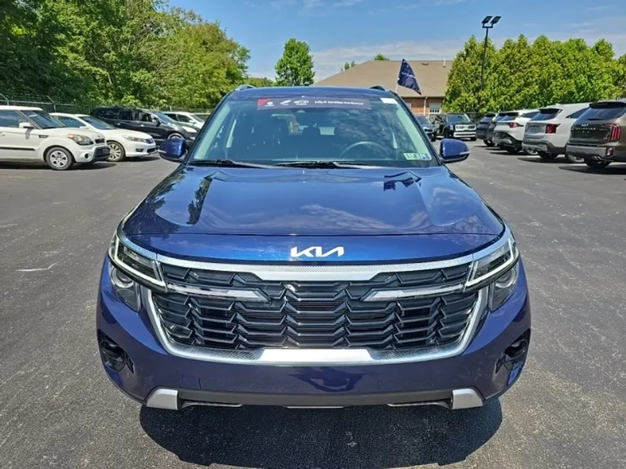 2025 Kia Seltos EX photo 1