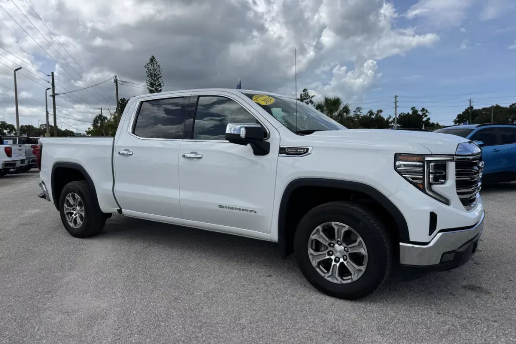2024 Gmc Sierra 1500 SLT photo 1