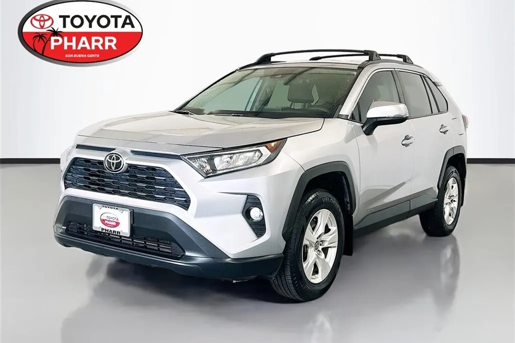 2021 Toyota RAV4 XLE photo 1