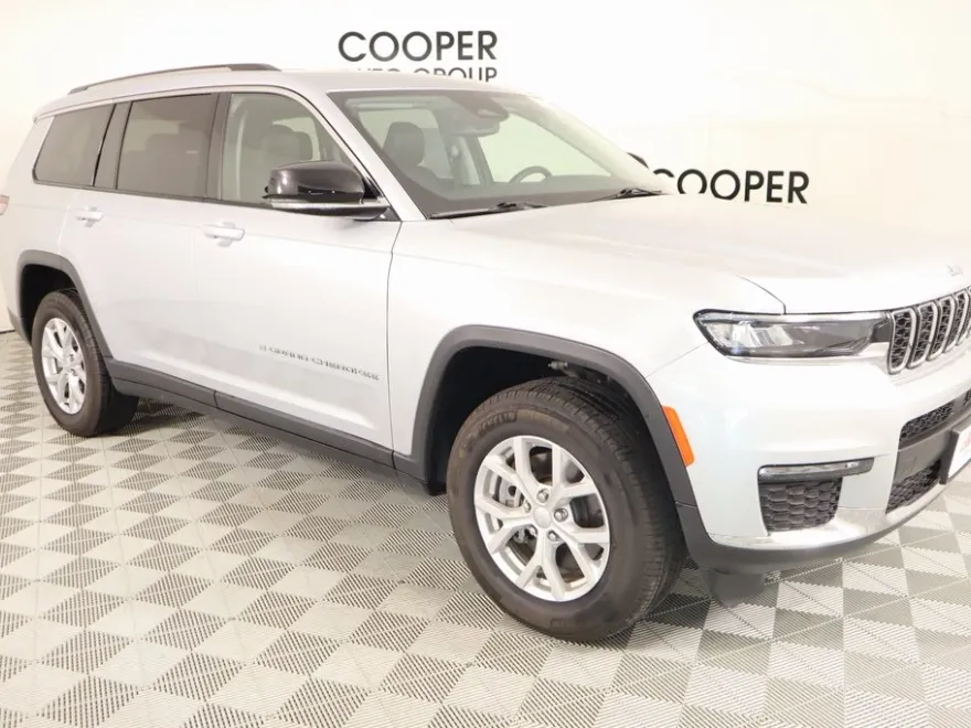 2023 Jeep Grand Cherokee Limited photo 1