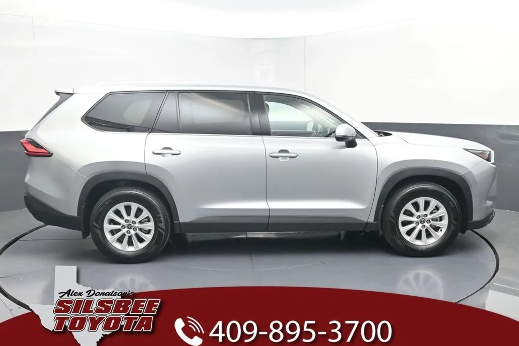 2024 Toyota Grand Highlander XLE photo 1