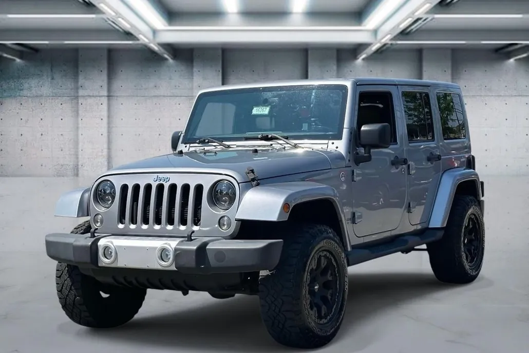 2015 Jeep Wrangler Sahara photo 1