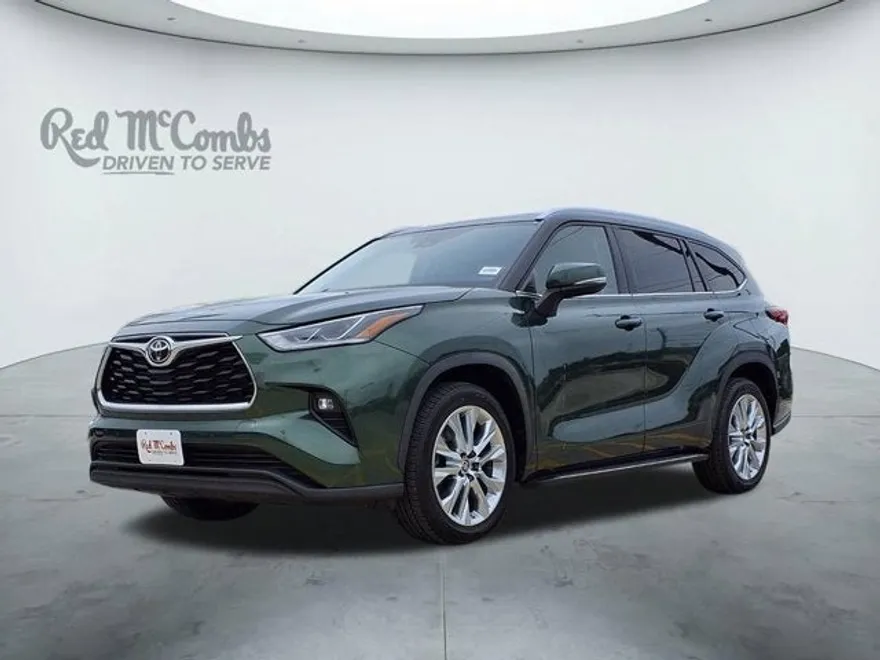 2023 Toyota Highlander Limited photo 1