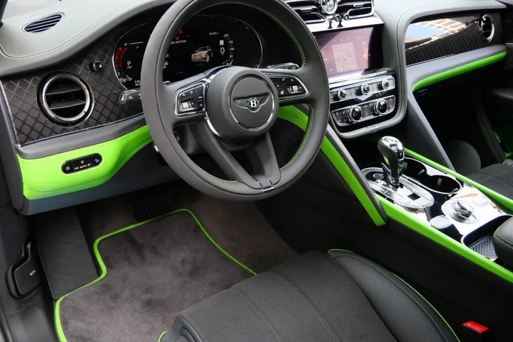 2025 Bentley Bentayga S photo 1