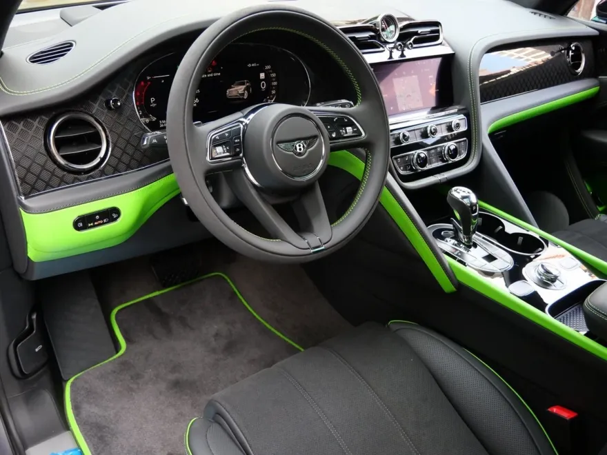 2025 Bentley Bentayga S photo 1