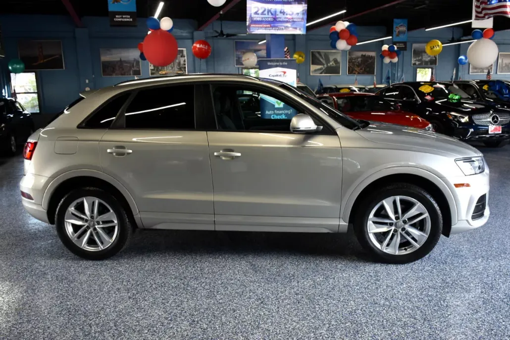 2017 Audi Q3 Premium photo 1