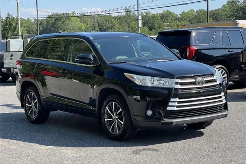 2017 Toyota Highlander XLE photo 1