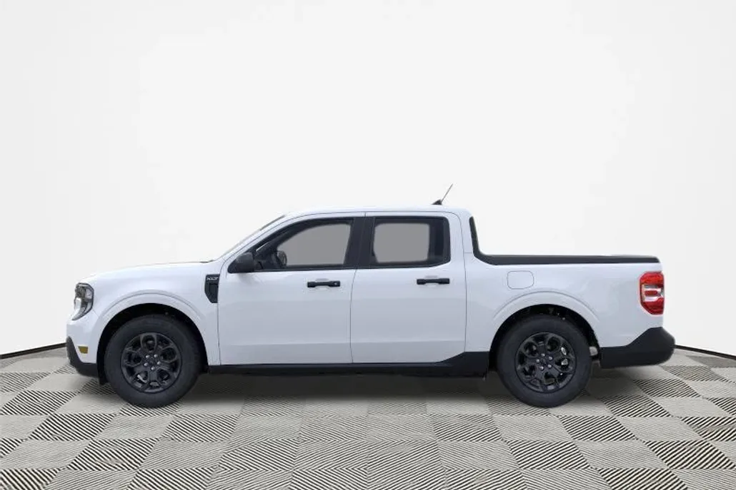 2025 Ford Maverick XLT photo 1