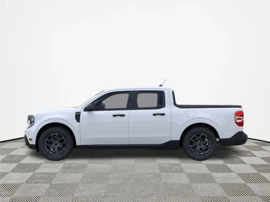 2025 Ford Maverick XLT photo 1
