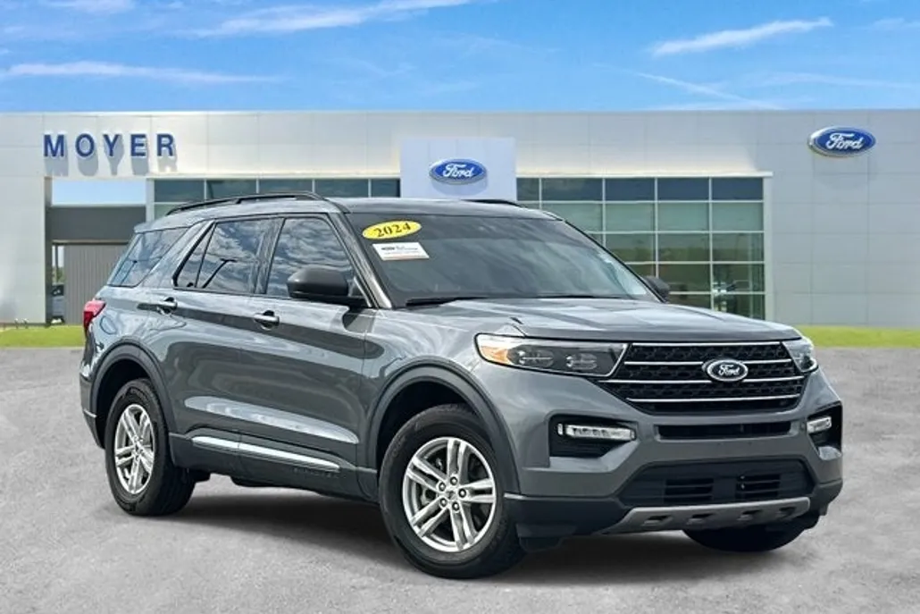 2024 Ford Explorer XLT photo 1