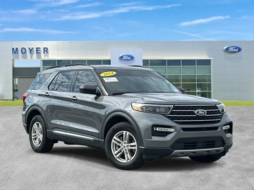 2024 Ford Explorer XLT photo 1