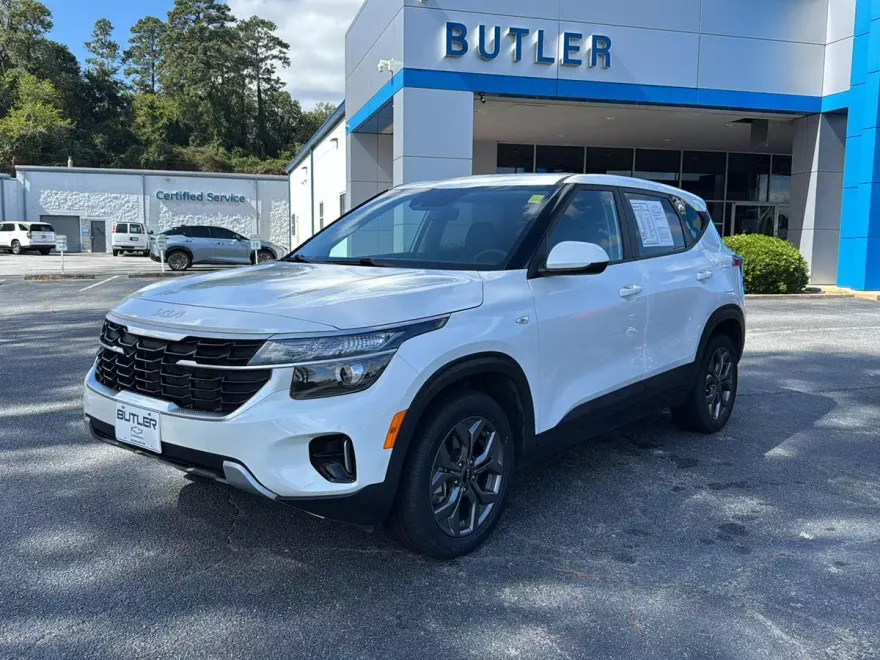 2024 Kia Seltos LX photo 1