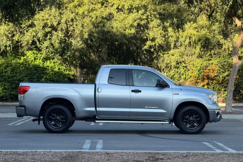 2012 Toyota Tundra Double Cab photo 1
