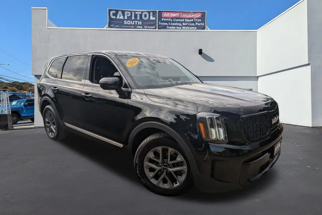 2023 Kia Telluride LX photo 1
