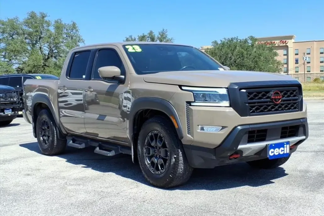 2023 Nissan Frontier PRO-X photo 1