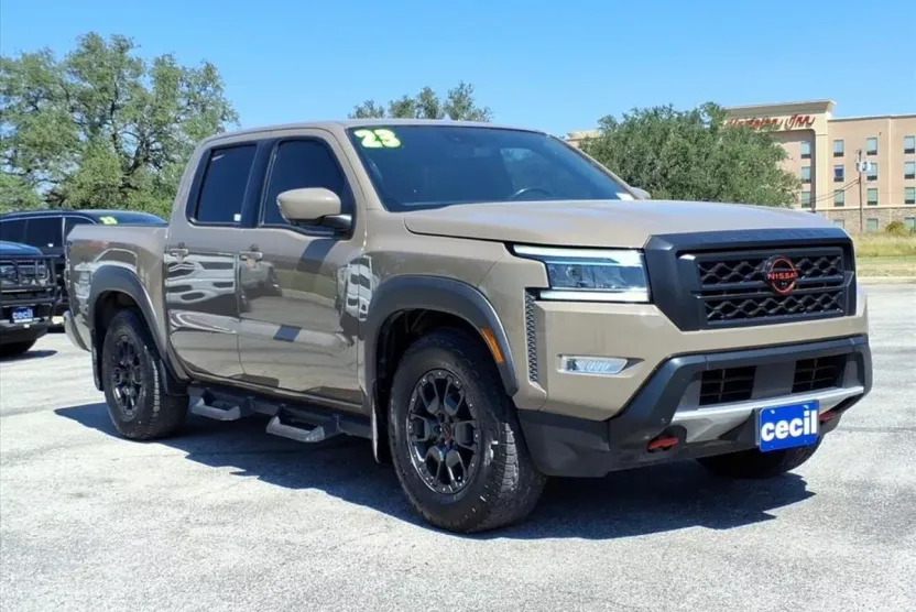 2023 Nissan Frontier PRO-X photo 1
