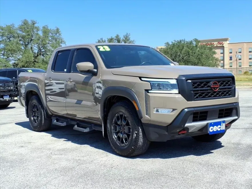2023 Nissan Frontier PRO-X photo 1