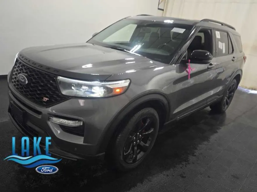 2023 Ford Explorer ST photo 1