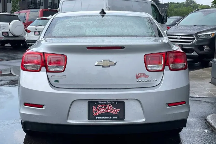 2015 Chevrolet Malibu LS photo 1
