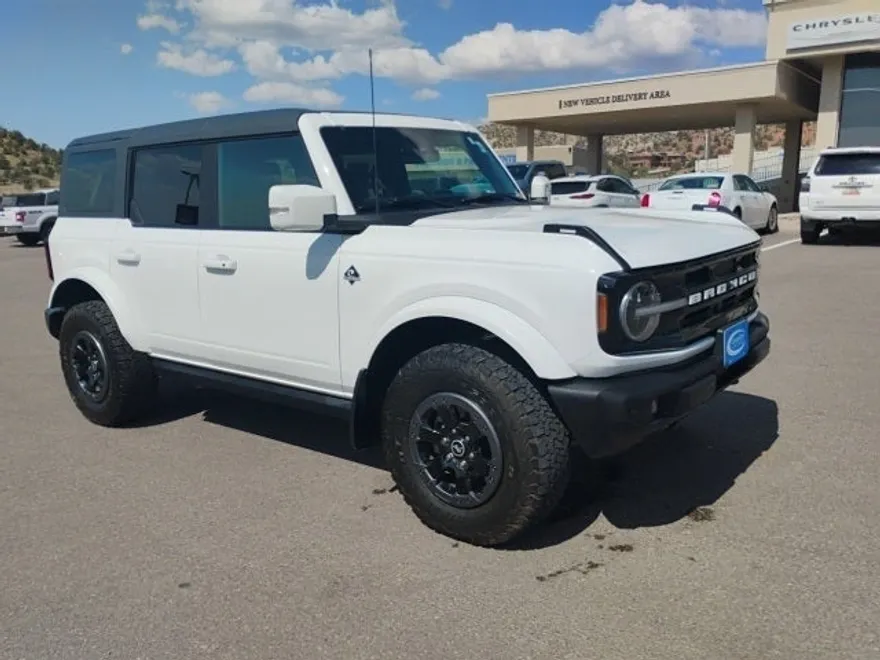 2022 Ford Bronco Outer Banks photo 1