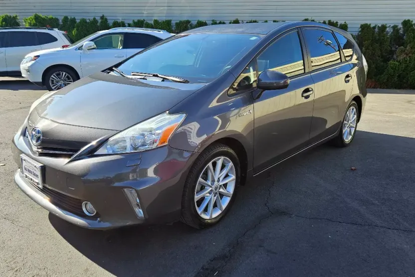 2012 Toyota Prius V Five photo 1