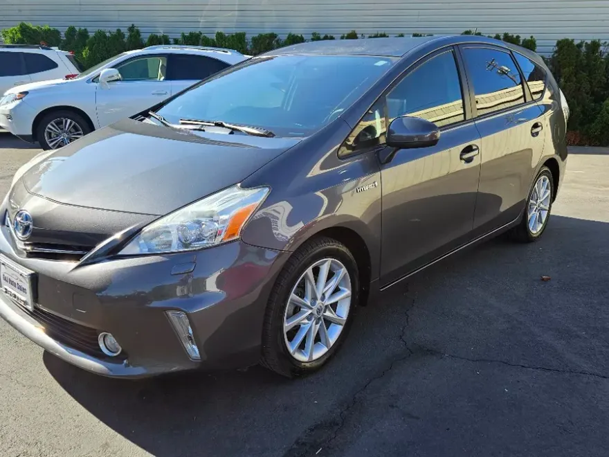 2012 Toyota Prius V Five photo 1