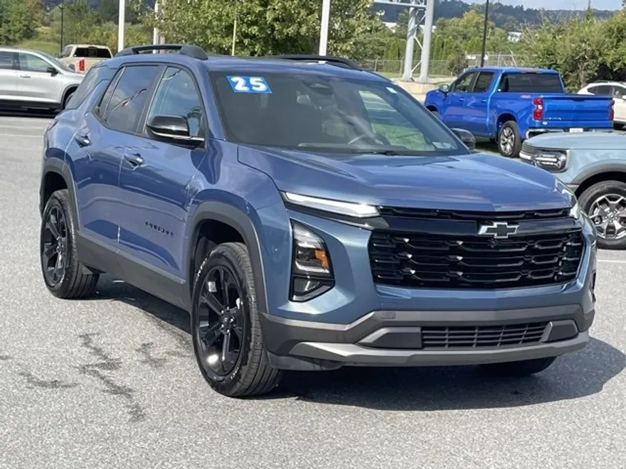 2025 Chevrolet Equinox LT photo 1
