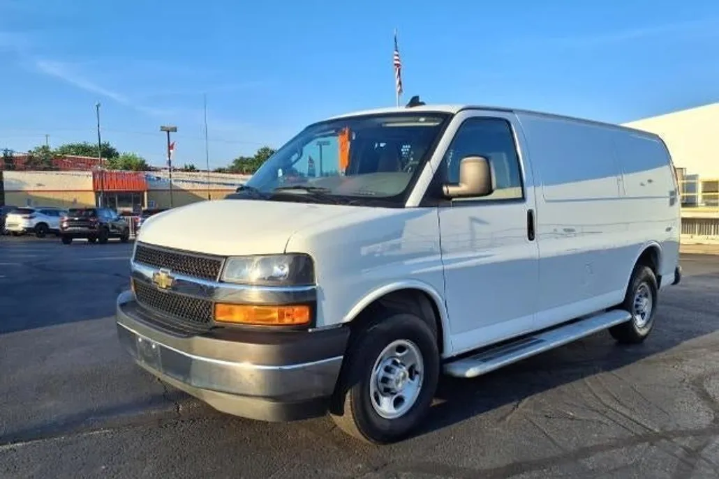 2023 Chevrolet Express Cargo 2500 Base photo 1