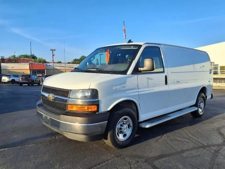 2023 Chevrolet Express Cargo 2500 Base photo 1